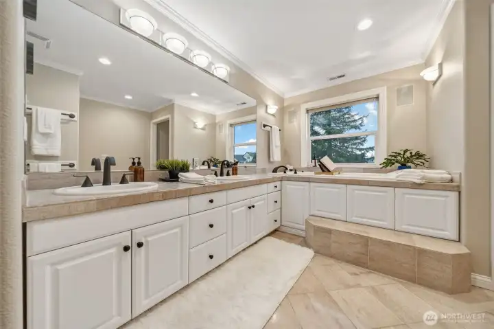 Primary bath -Double sinks