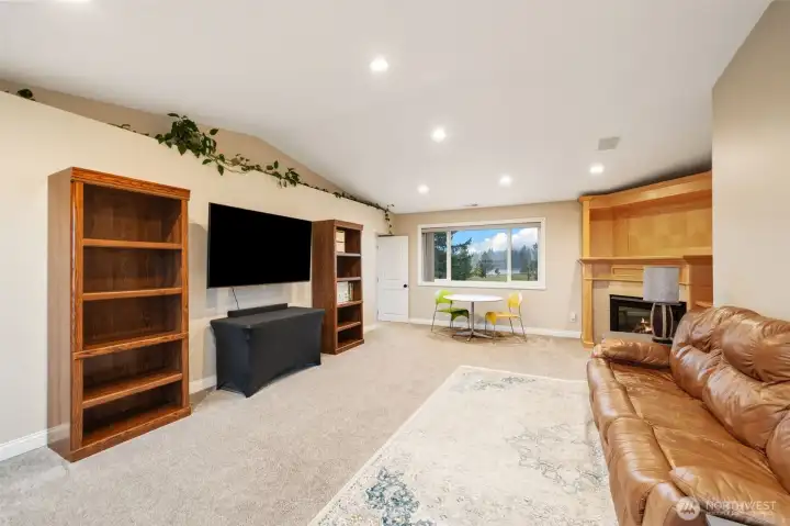 Bonus room -Upper