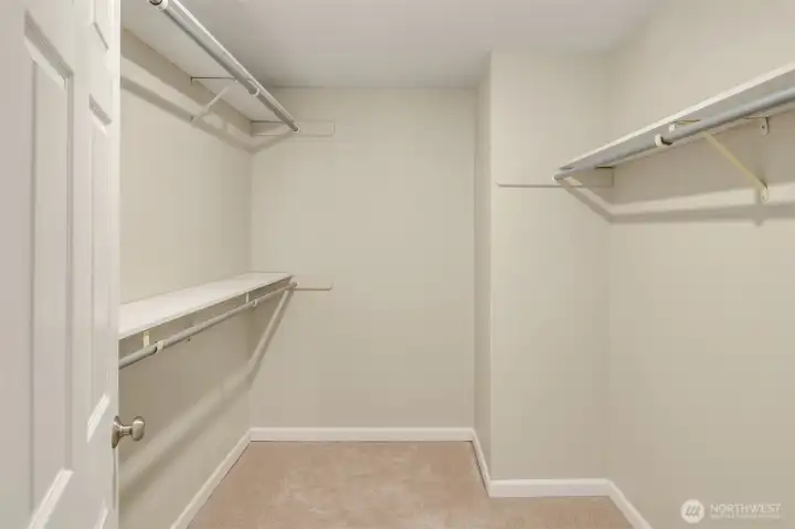 Great size walk-in closet perfect for your daily needs!