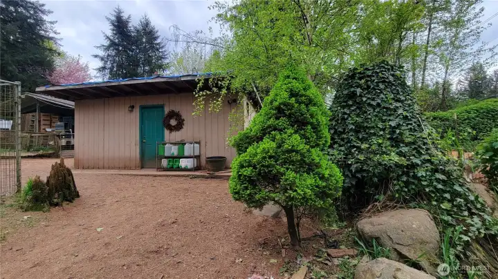 Animal kennels with stalls. Can be converted to a shop or office