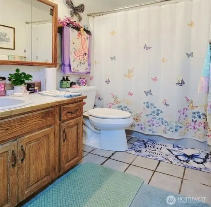 Bathroom Upstairs