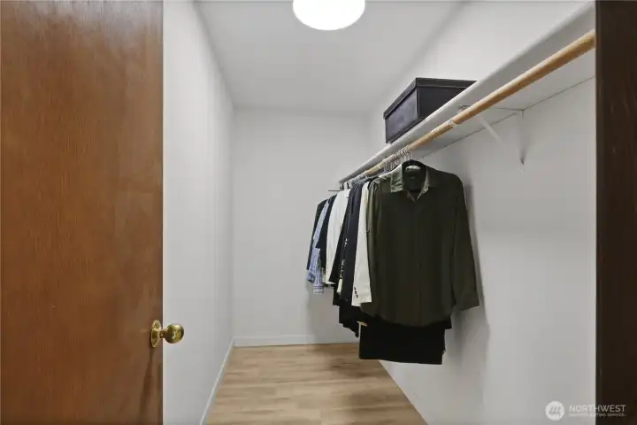 Premier Bedroom Walk-In Closet