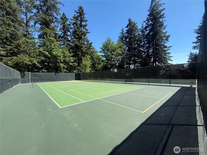 Close-by Spiritridge Park Tennie/Pickle Ball Court