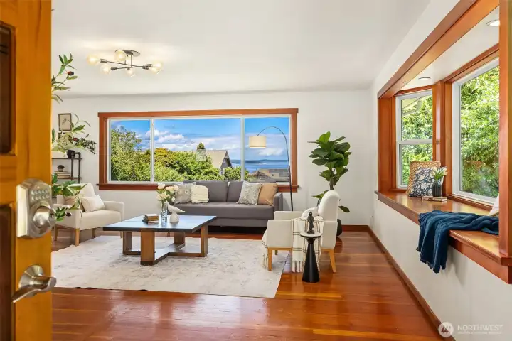 Welcome! A rare blend of charm, amenity, and craftsmanship presents at every corner and surface Welcome! A rare blend of charm, amenity, and craftsmanship presents at every corner and surface