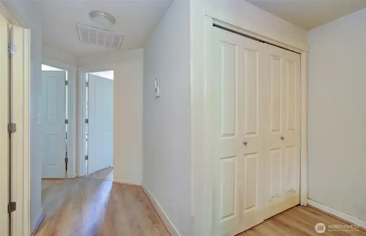 Upstairs Landing/Hallway Upstairs Landing/Hallway