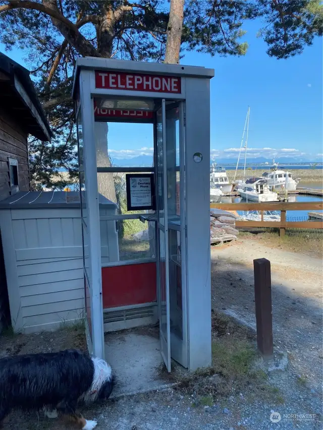 Pay phone at the marina really works!