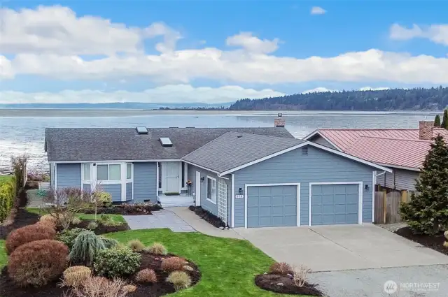 Waterfront living on the north end of Camano Island.  Welcome to 858 Livingston Bay Shore Drive.