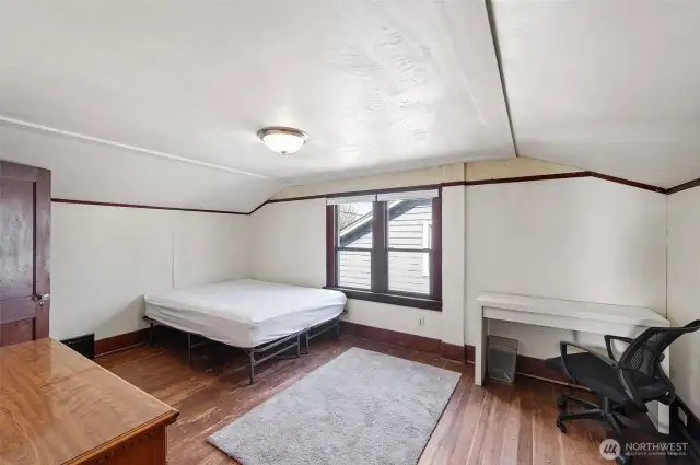 upstairs bedroom 2