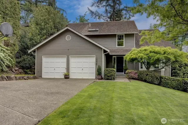 Level yard, level driveway. Welcome!