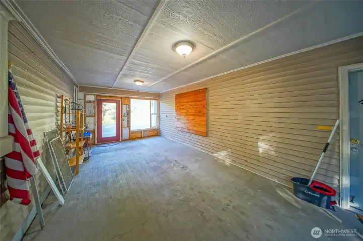 Breezeway between house and Garage