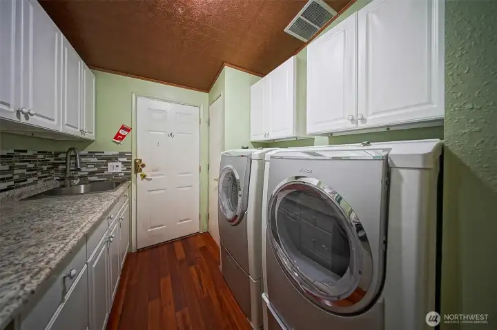 Laundry Room to Bonus Room