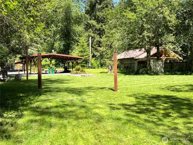 A hammock will look really good there!