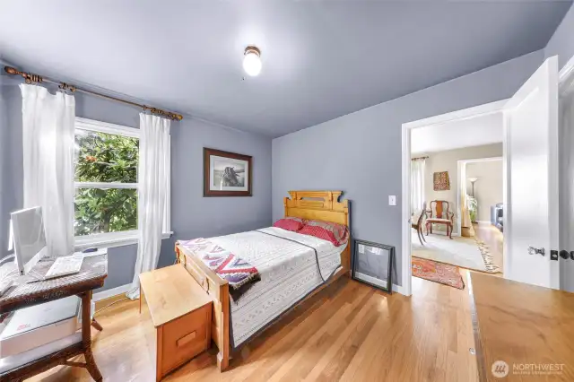 Nice sized bedroom