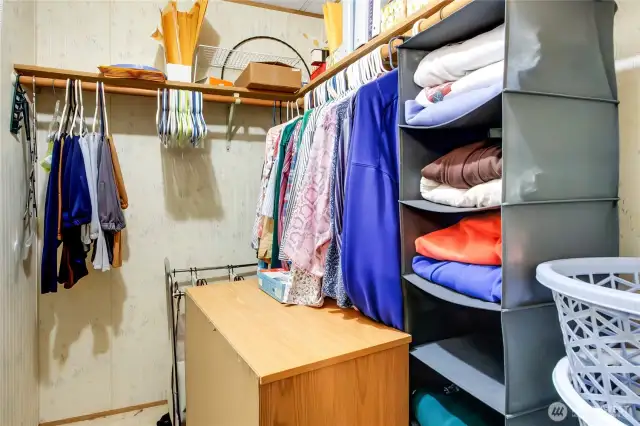 Walk-in Closet