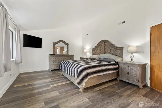 Large primary bedroom