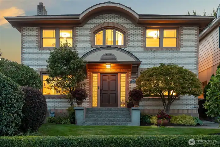 This stately brick colonial has great street presence.  It's perched on the west side of 5th Ave W on the south slope of Queen Anne, just a few blocks from iconic Kerry Park.