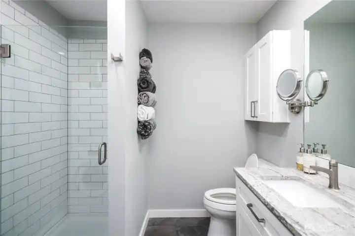 Primary 3/4 Bath