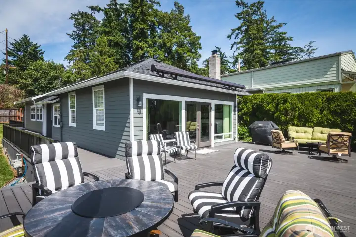 Large remote awning for those warm summer days