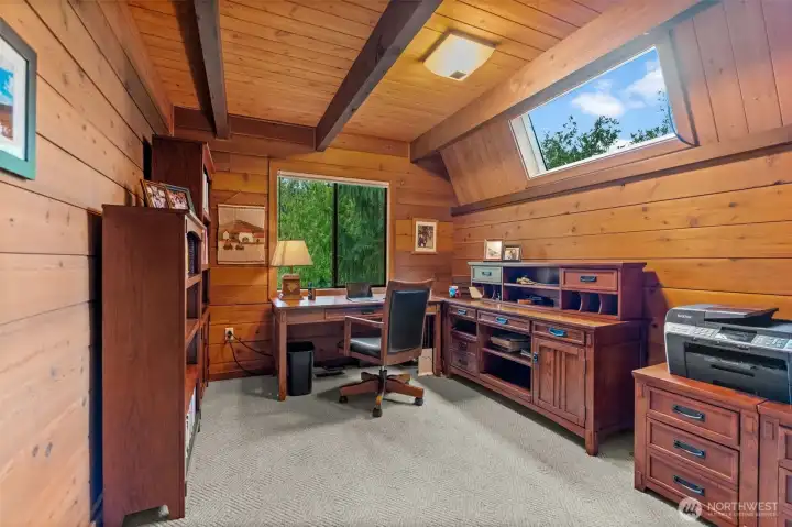 Room for Guests or Office space off Main floor