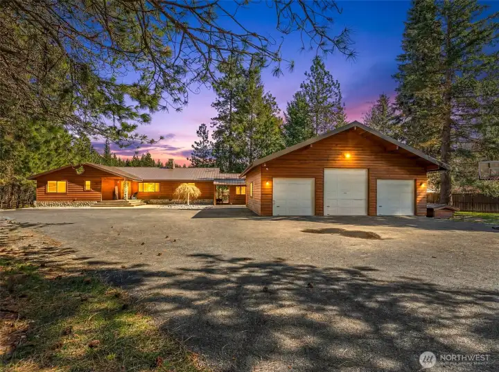 Large oversized 3 car garage, paved parking