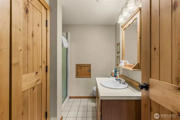 Ensuite 3/4 Bath