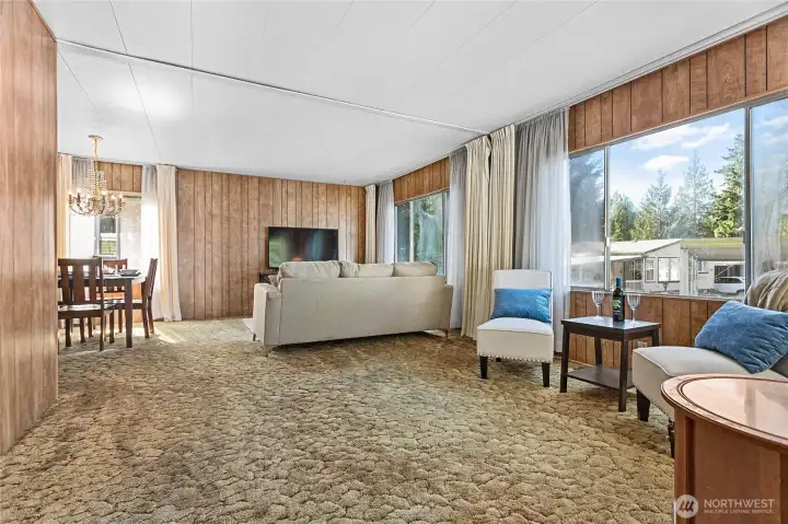 Large entry, with open floor plan