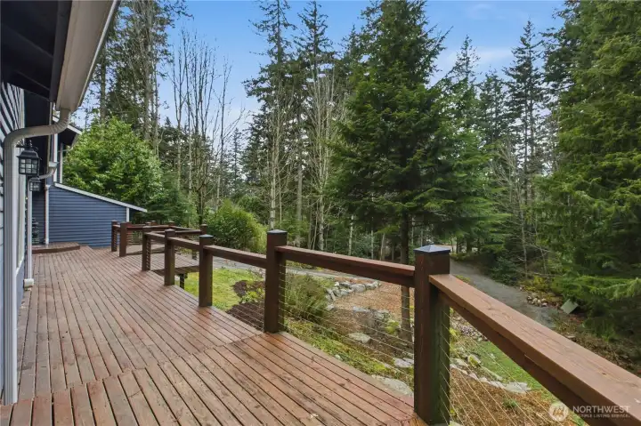 Enjoy your evenings in the privacy of your front yard