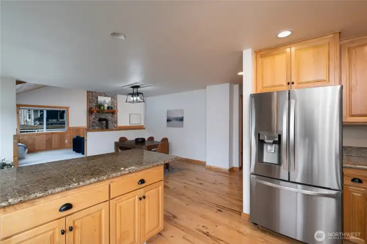 Dining area off kitchen