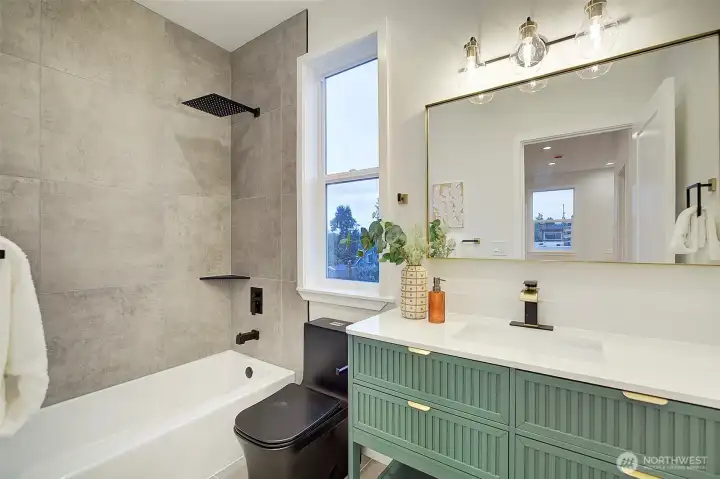 Full bathroom on the upper level.