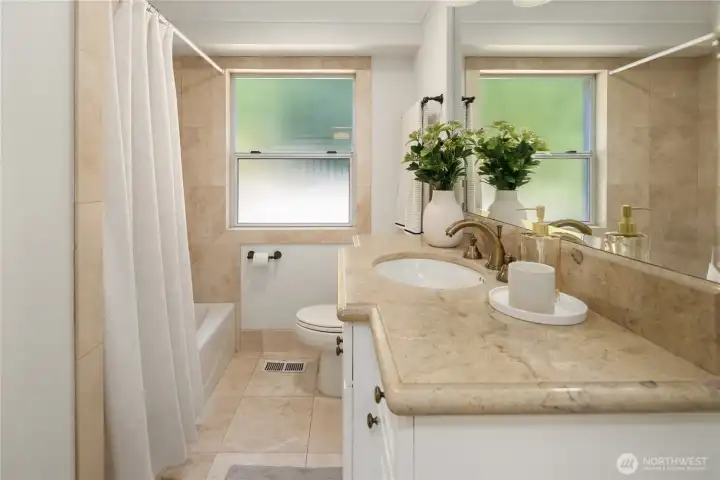 Lower level full bath