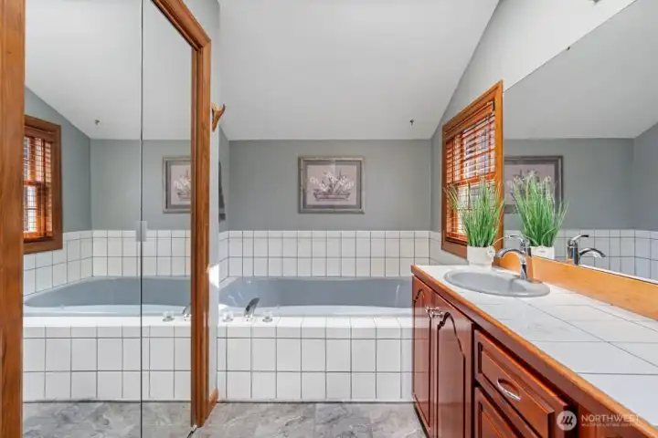 primary bathroom jetted tub primary bathroom jetted tub