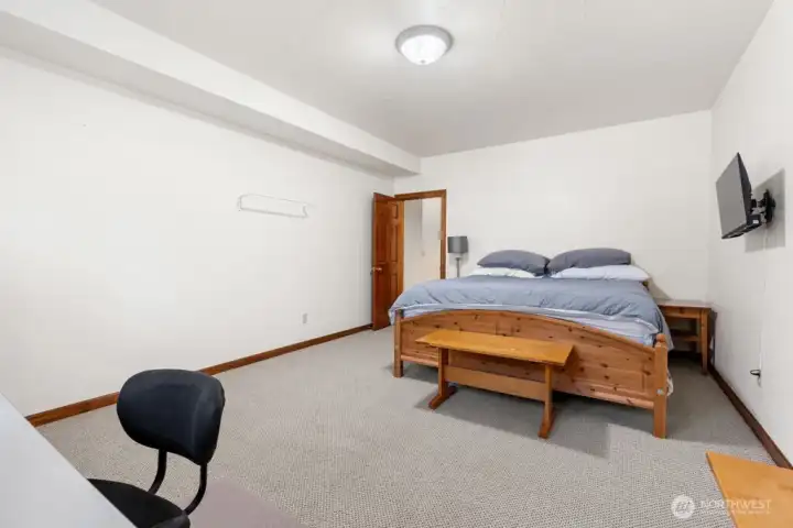guest room to entry guest room to entry