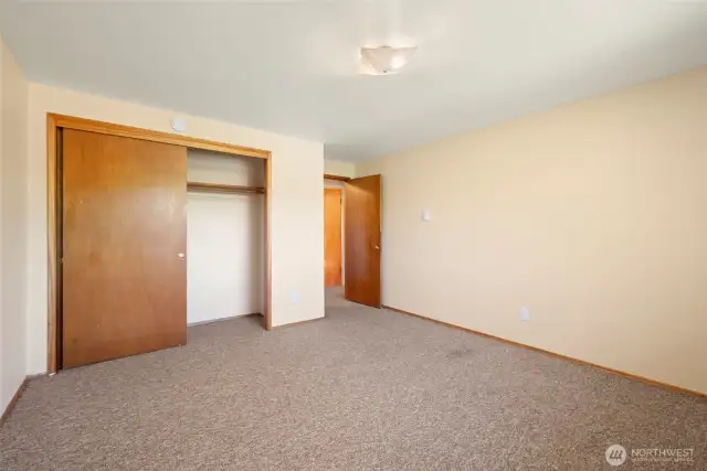 upper unit bedroom 2