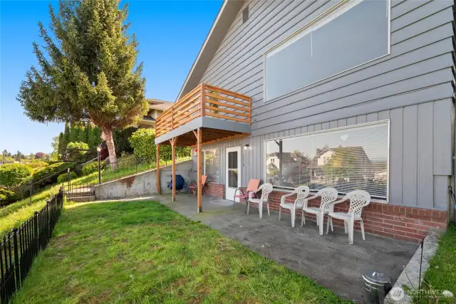 Lower unit patio