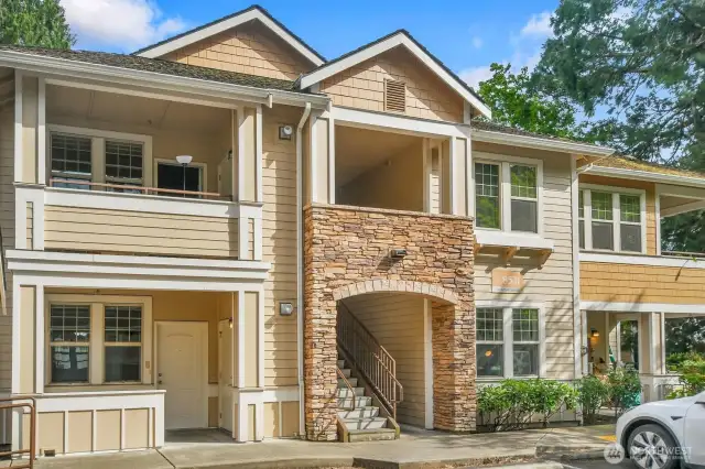 Right off Avondale Road, this beautiful condo community has incredible access to all Redmond has to offer.
