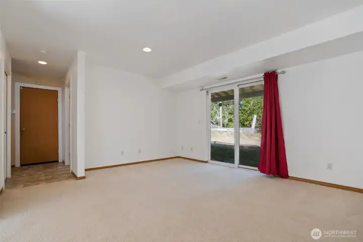 Lower large extra flex room. perfect for football days & family gatherings.