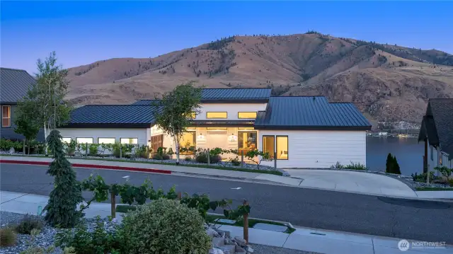 Low profile presentation but with the wow factor inside! And one of the best views of the Butte in Chelan!