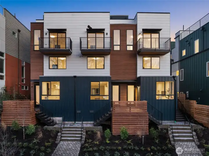 Welcome to 914 15th Ave