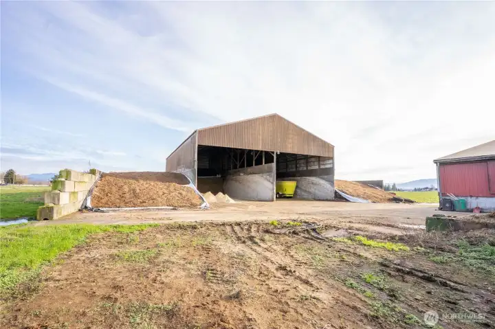 Covered bunker storage