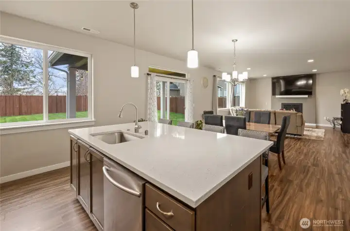 Lots of kitchen storage