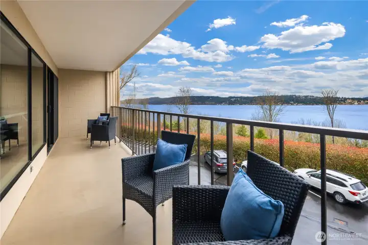 Spacious deck with amazing views