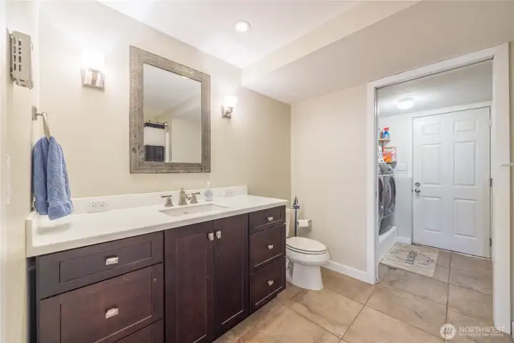 Lower level full bath