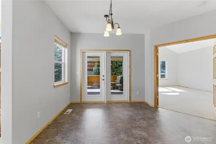 Eating area just off kitchen.