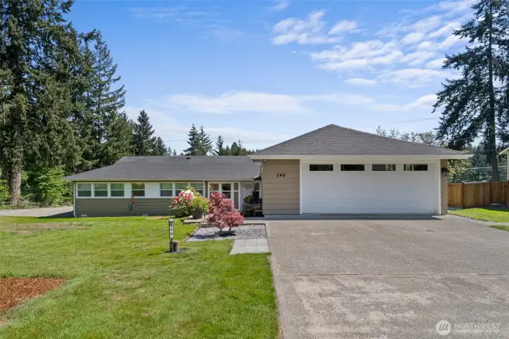 3 bed, 1.5 bath, 1741 sq ft, with 5 acres; in Chehalis, WA