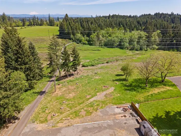 Territorial view of 5 acres.