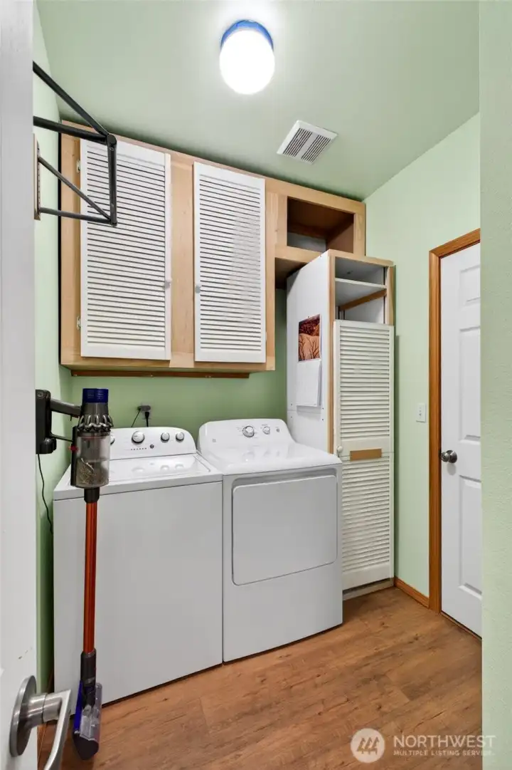 Your laundry room has plenty of storage and the washer and dryer stay! Your laundry room has plenty of storage and the washer and dryer stay!