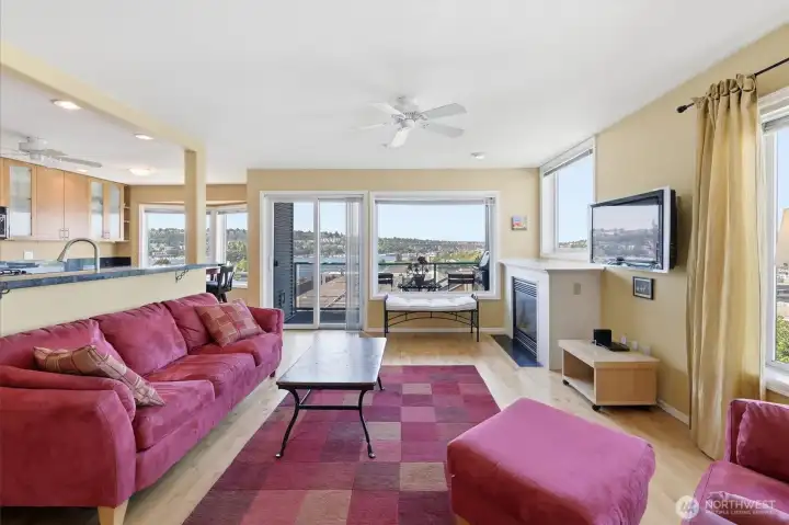 Livingroom w/ Views Livingroom w/ Views