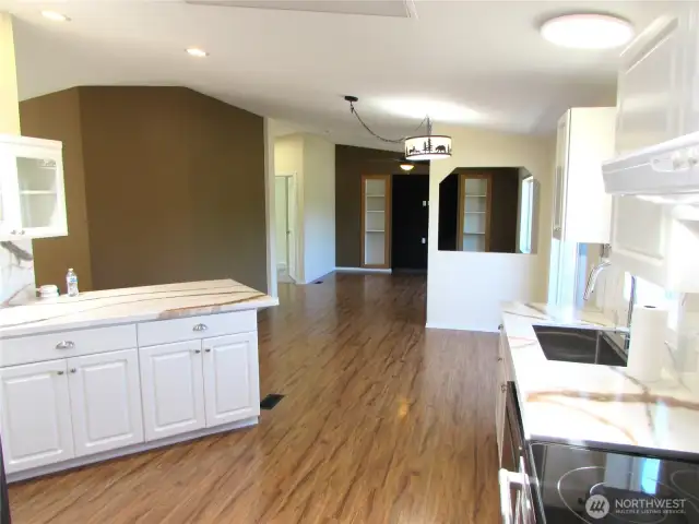 PROFESSIONALLY CREATED ACCENT COLORS THRU OUT.