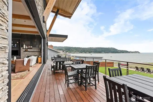 Ipe custom walnut Brazilian deck to entertain and soak in the spectacular waterfront views