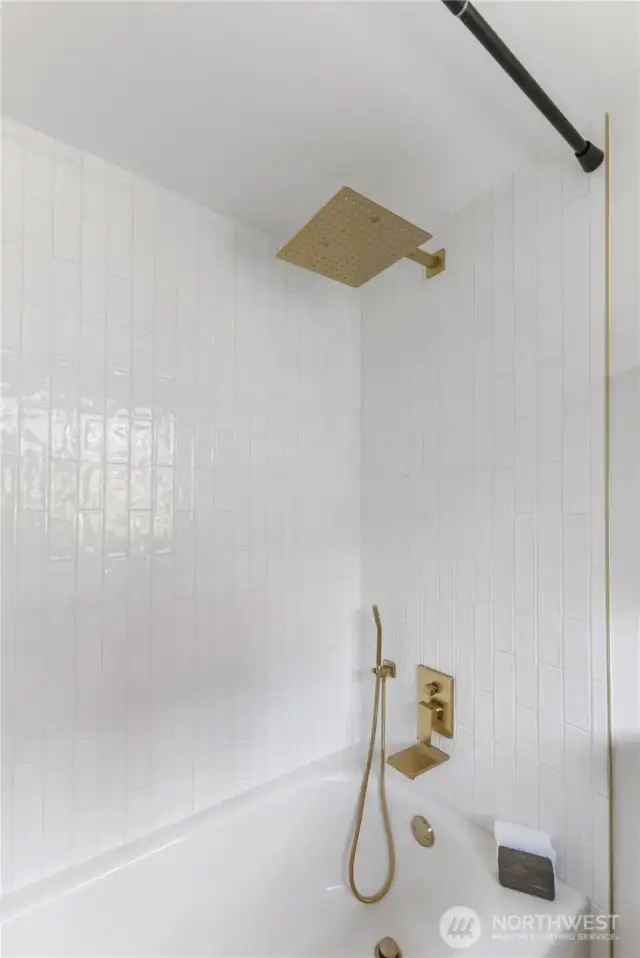Newly tiled full bath